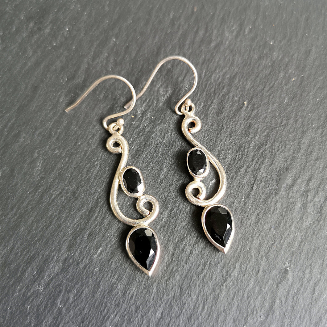 Boucles d'oreilles en argent avec pierres onyx