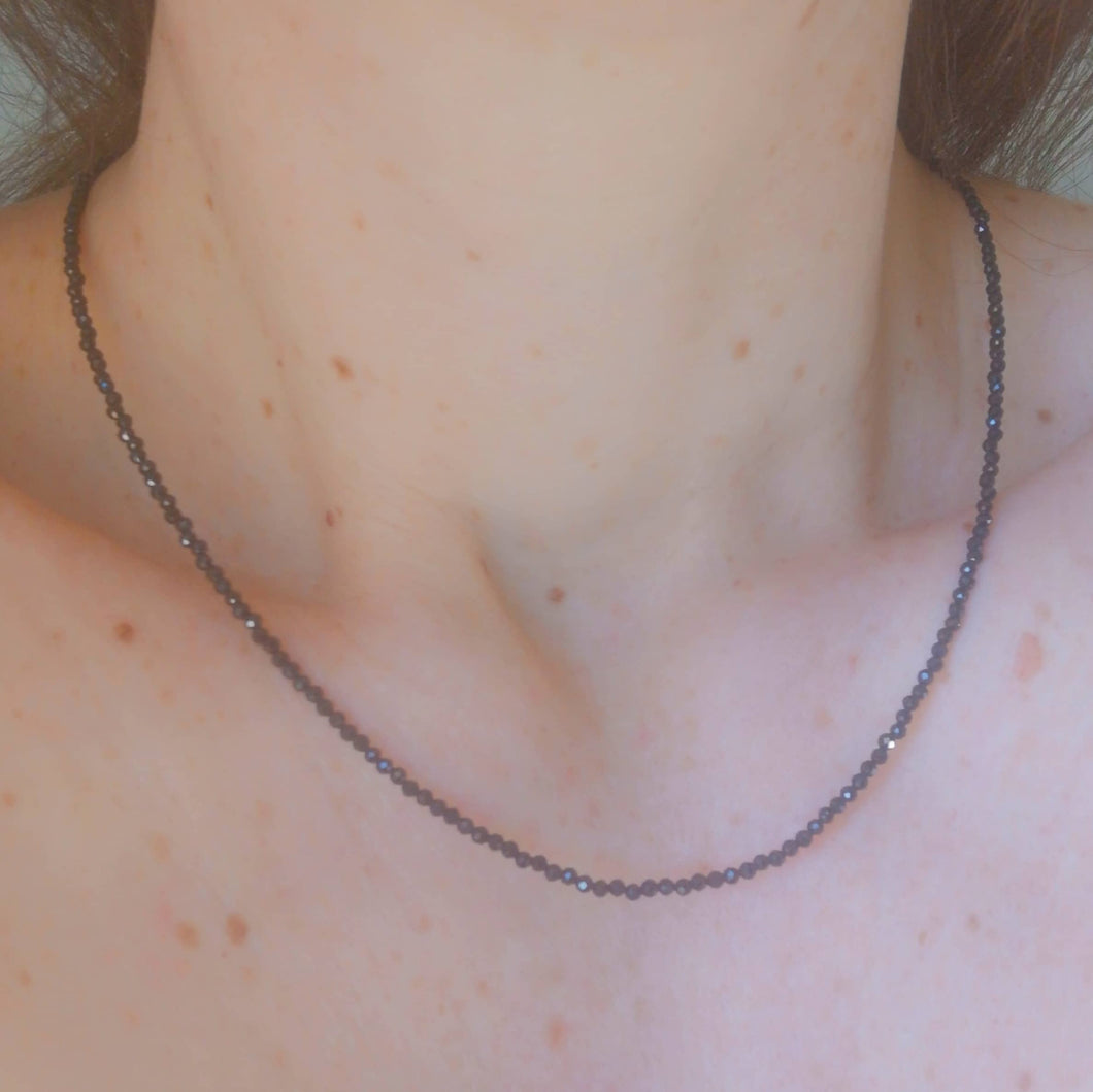 Collier en pierres onyx