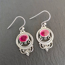 Charger l&#39;image dans la galerie, Boucles d&#39;oreilles argent rubis
