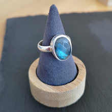 Charger l&#39;image dans la galerie, Bague en argent 925 labradorite
