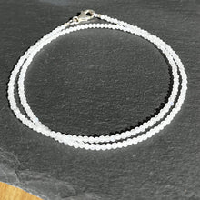 Charger l&#39;image dans la galerie, Collier en pierres de lune
