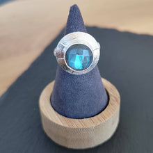 Charger l&#39;image dans la galerie, Bague en argent 925 labradorite Jia
