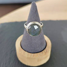 Charger l&#39;image dans la galerie, Bague en argent labradorite Jyothi
