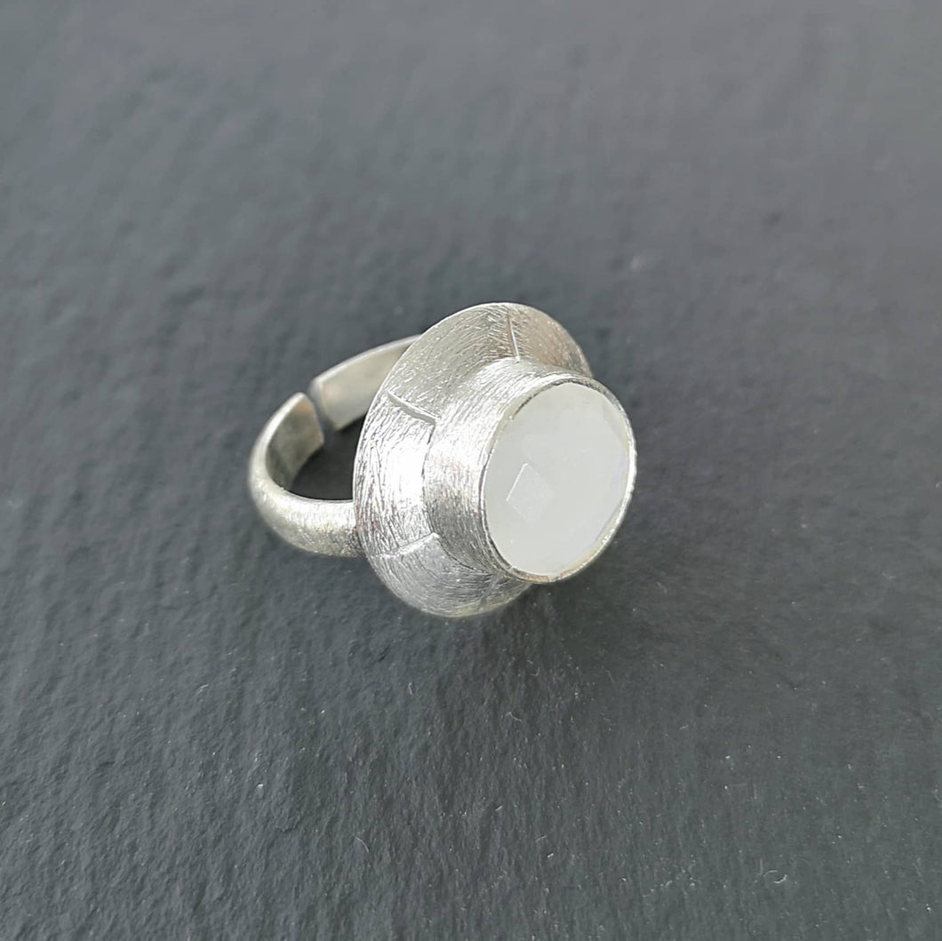 Bague en argent brossé pierre de lune Jia