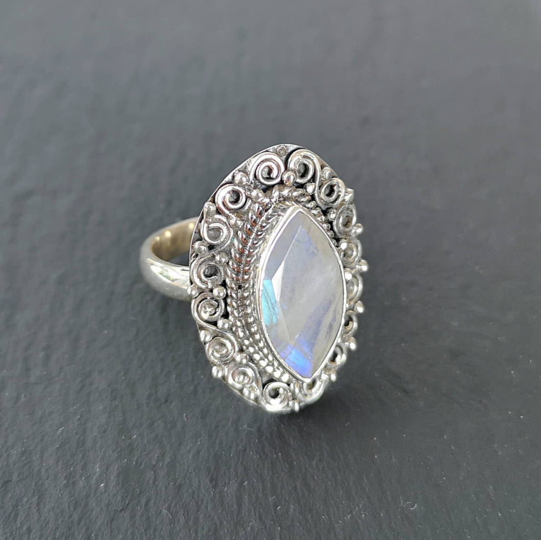 Bague en argent pierre de lune Lata