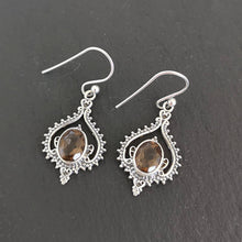 Charger l&#39;image dans la galerie, Boucles d&#39;oreilles en pierre quartz brun
