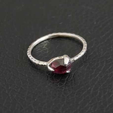 Bague en argent grenat rouge