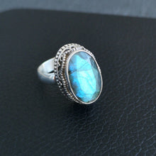 Charger l&#39;image dans la galerie, Bague indienne en argent labradorite Lata
