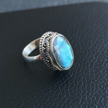 Charger l&#39;image dans la galerie, Bague indienne en argent labradorite Lata
